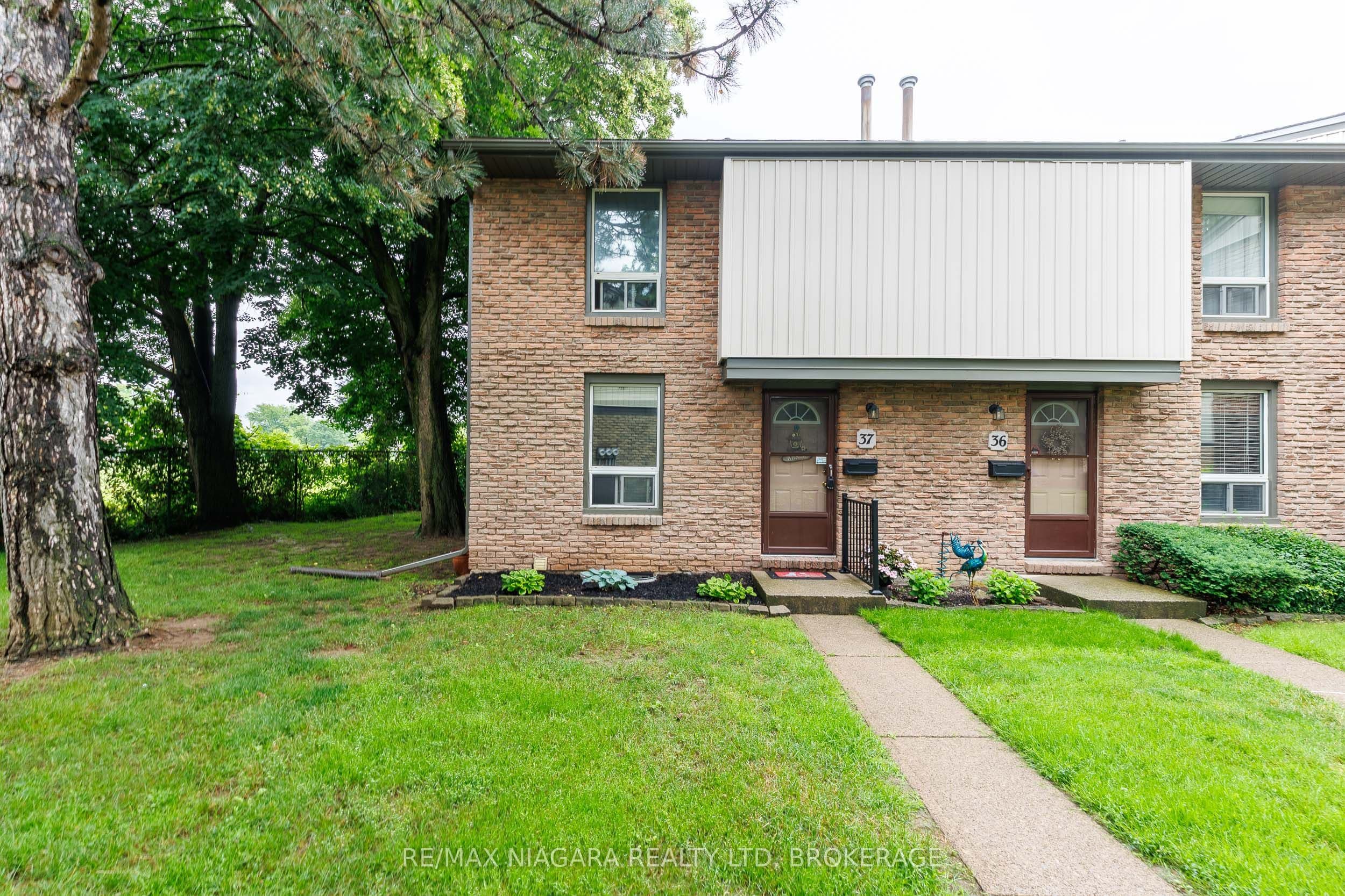 Unit 37 302 VINE Street photo 1