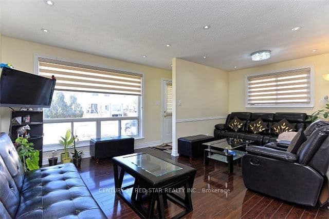 65 Newstead Crescent photo 1
