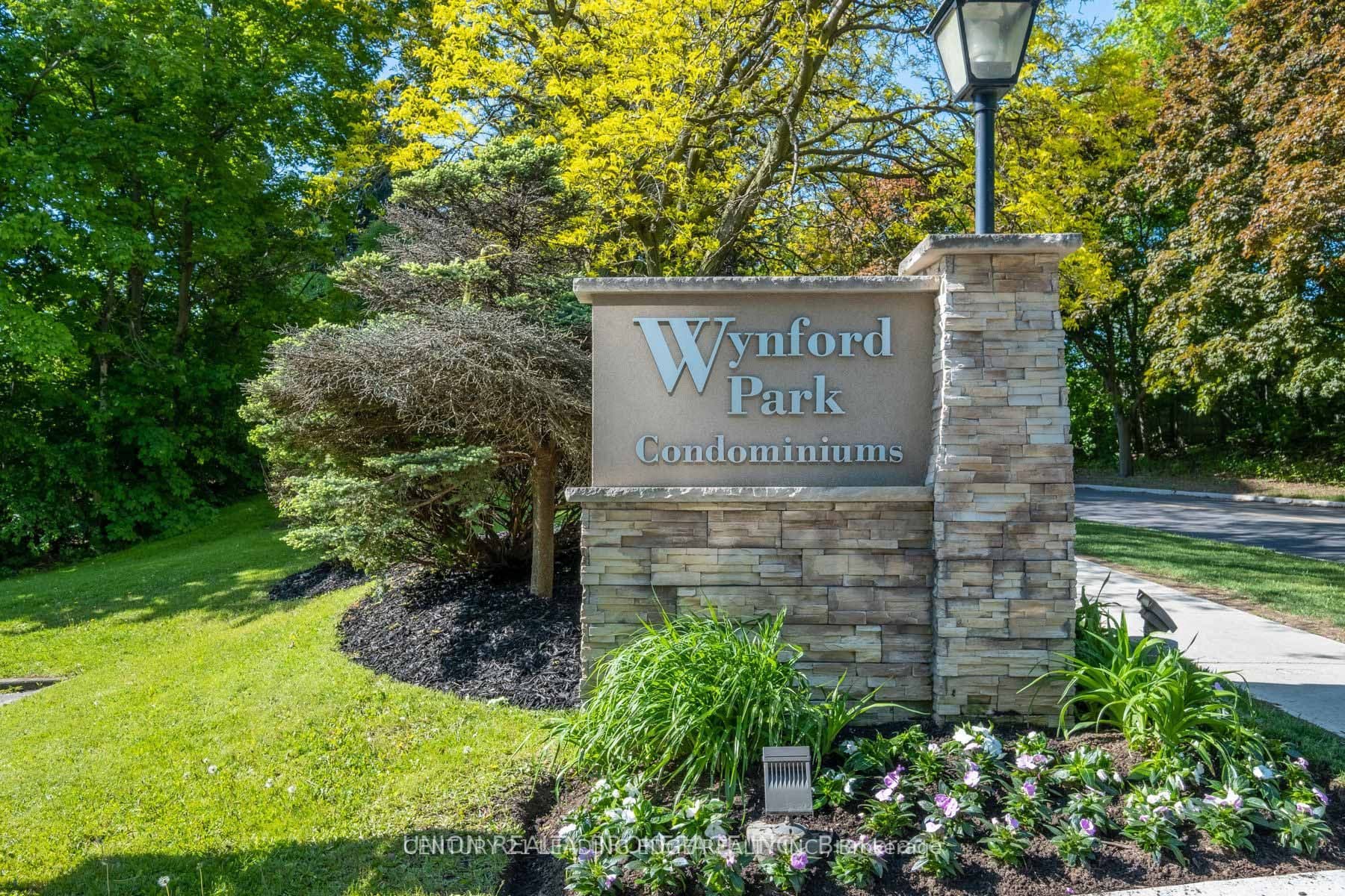 Unit 815 10 Edgecliffe Golfway photo 1
