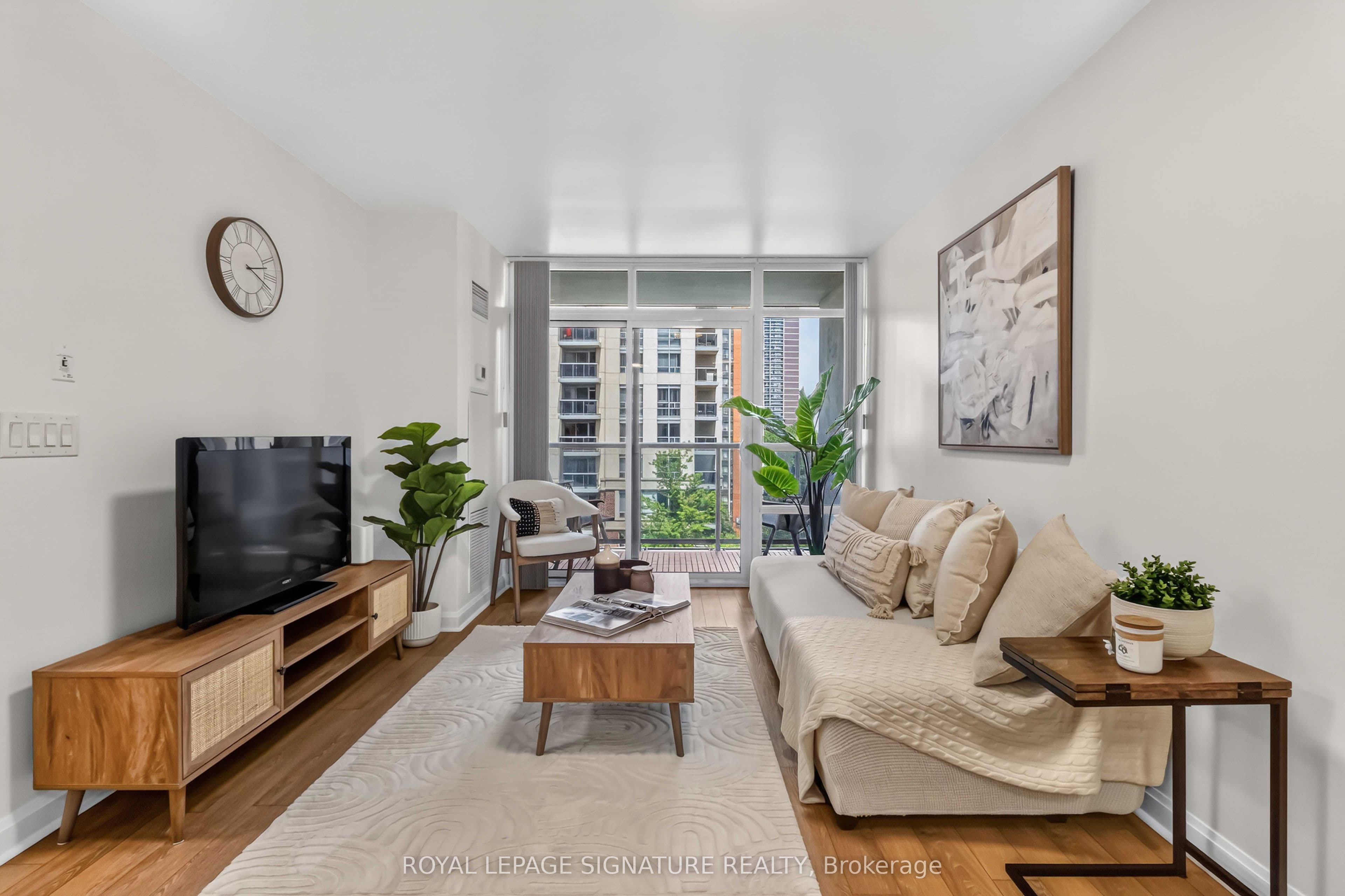 Unit 601 1 Michael Power Place photo 1