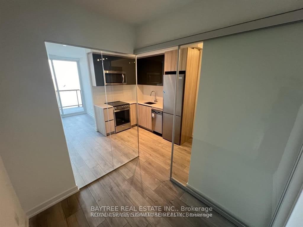 Unit 908 3100 Keele Street photo 1