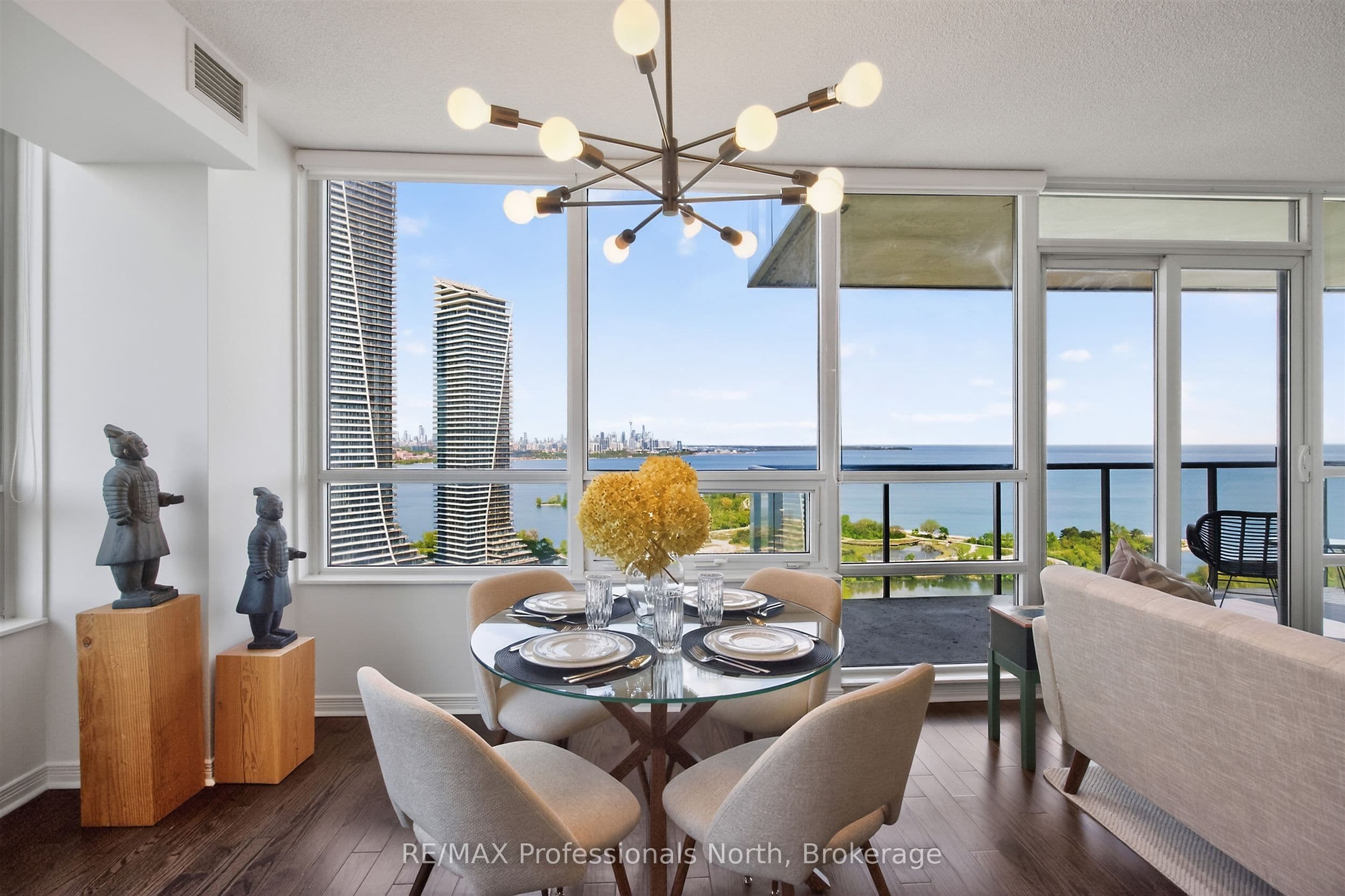 Unit 3106 2230 Lake Shore Boulevard photo 1