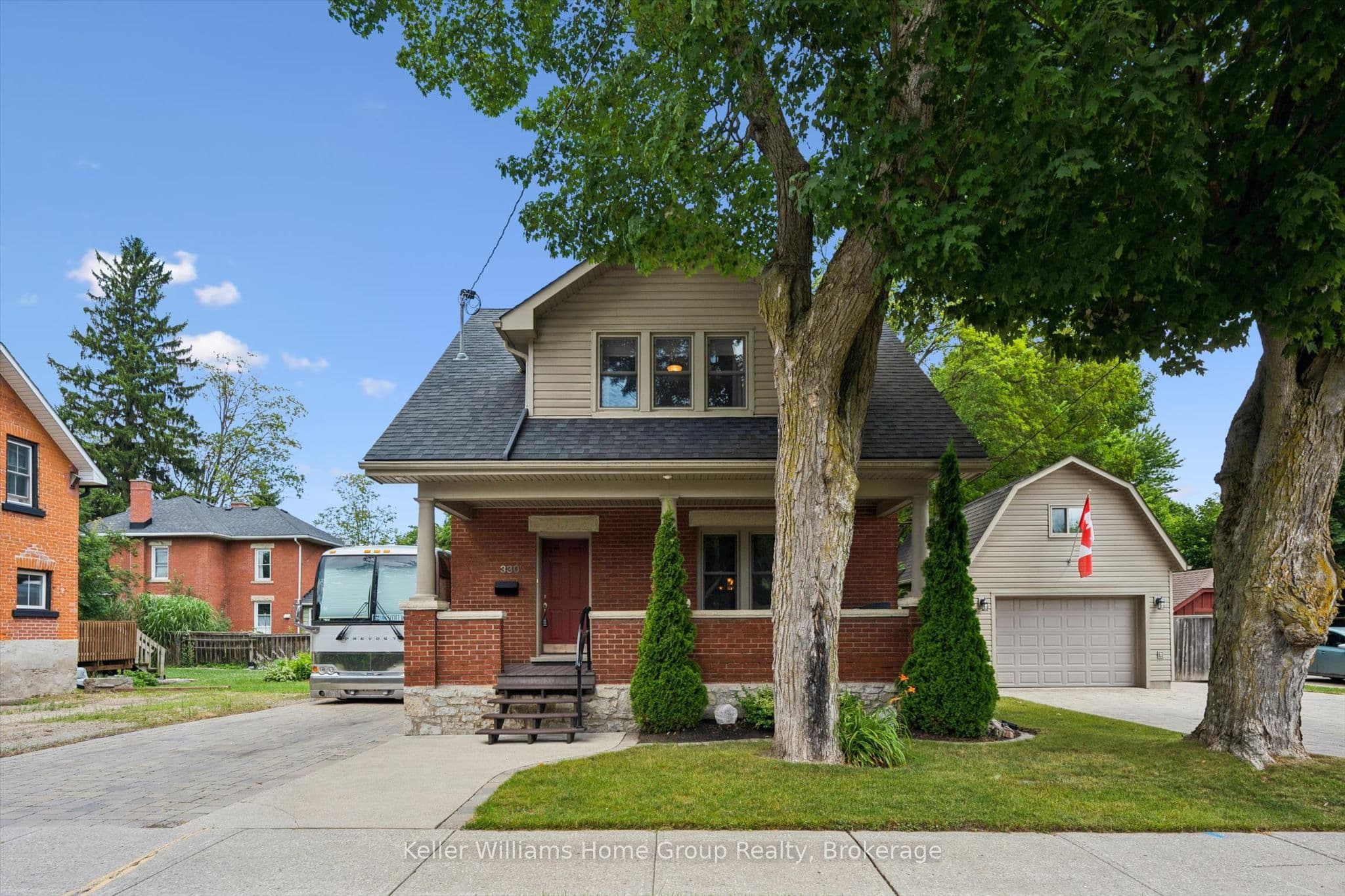 330 Angus Street photo 1