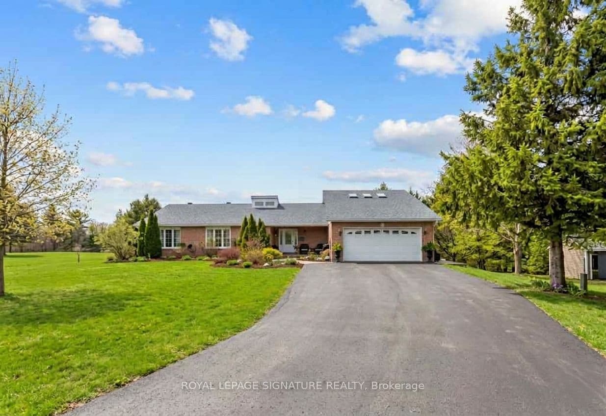 16 Hilltop Crescent photo 1