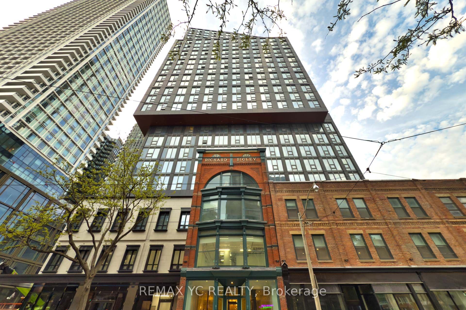 Unit 3301 100 Queen Street photo 1