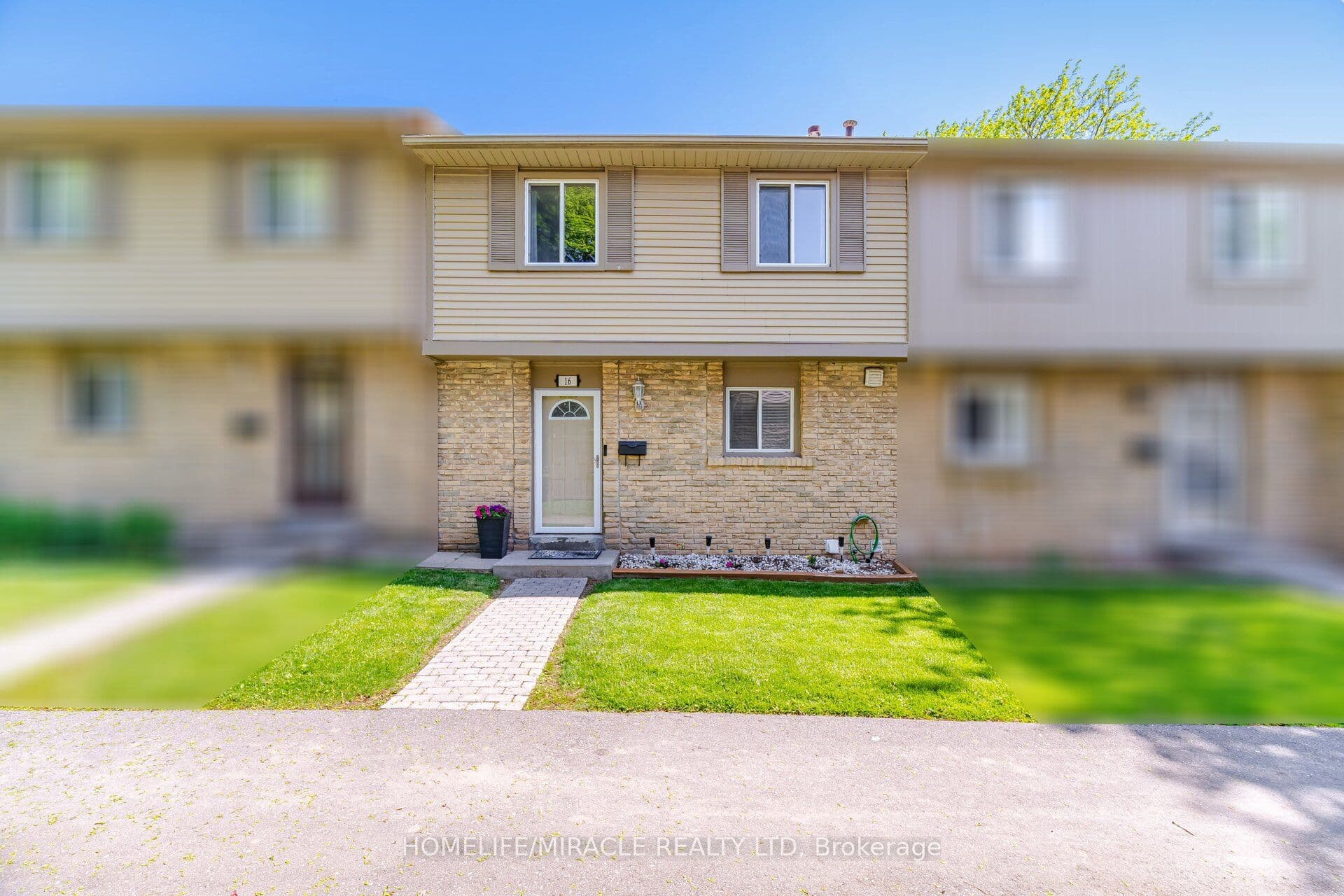 Unit 16 57 Hansen Road photo 1