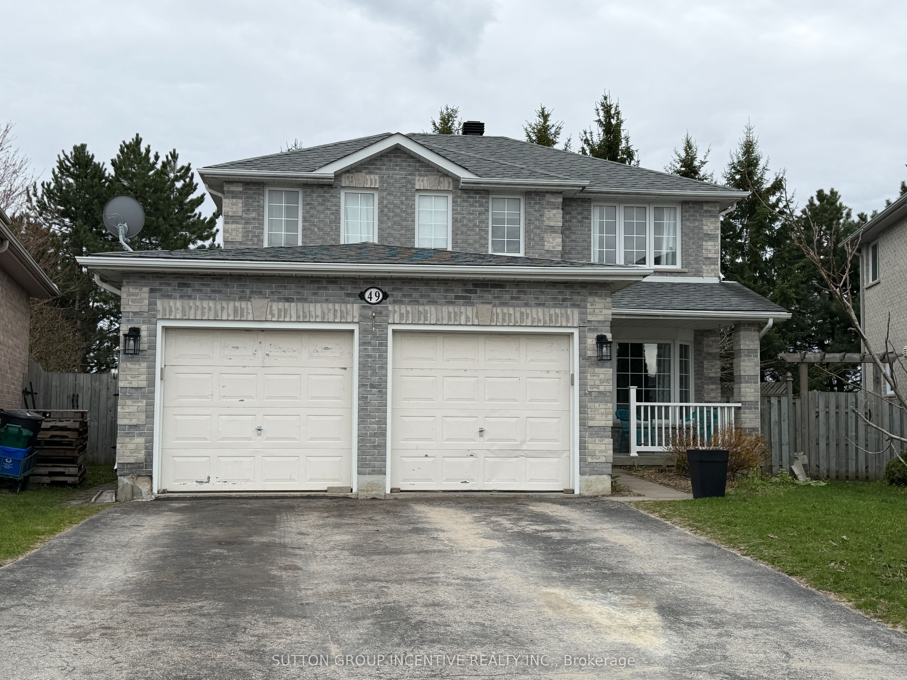 49 Shaina Court photo 1