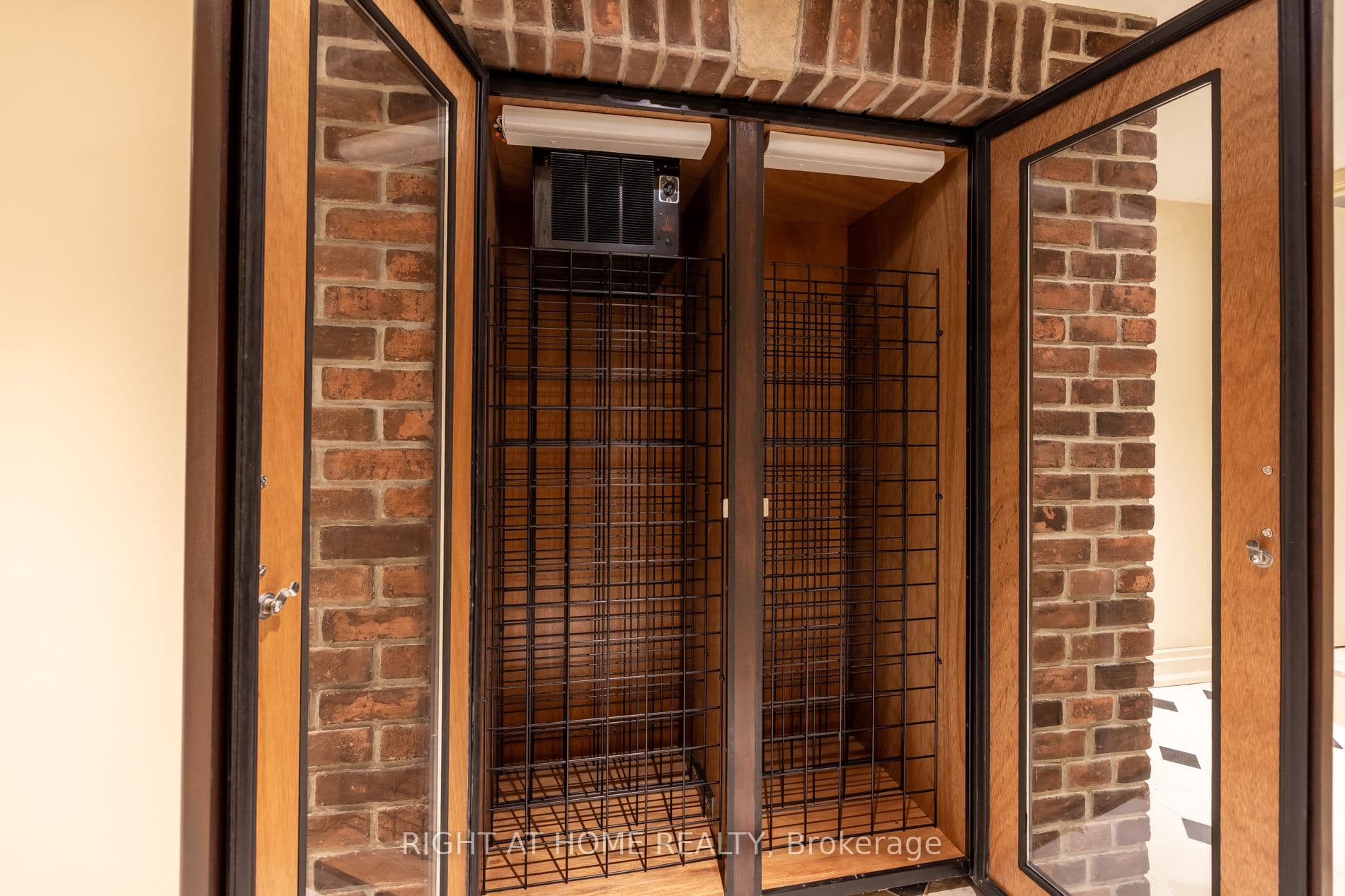 51 Hazelton Avenue photo 1