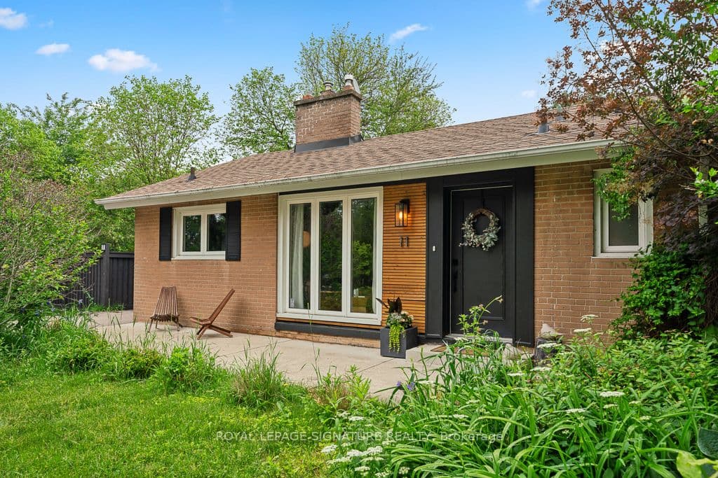 11 Yewfield Crescent photo 1