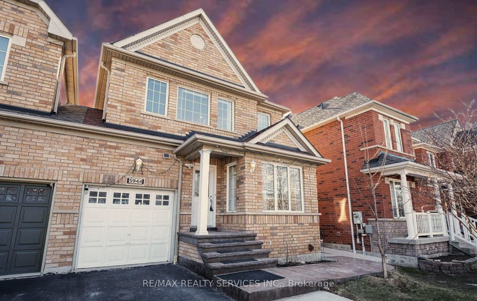 Unit (Upper) 5944 Shelford Terrace photo 1