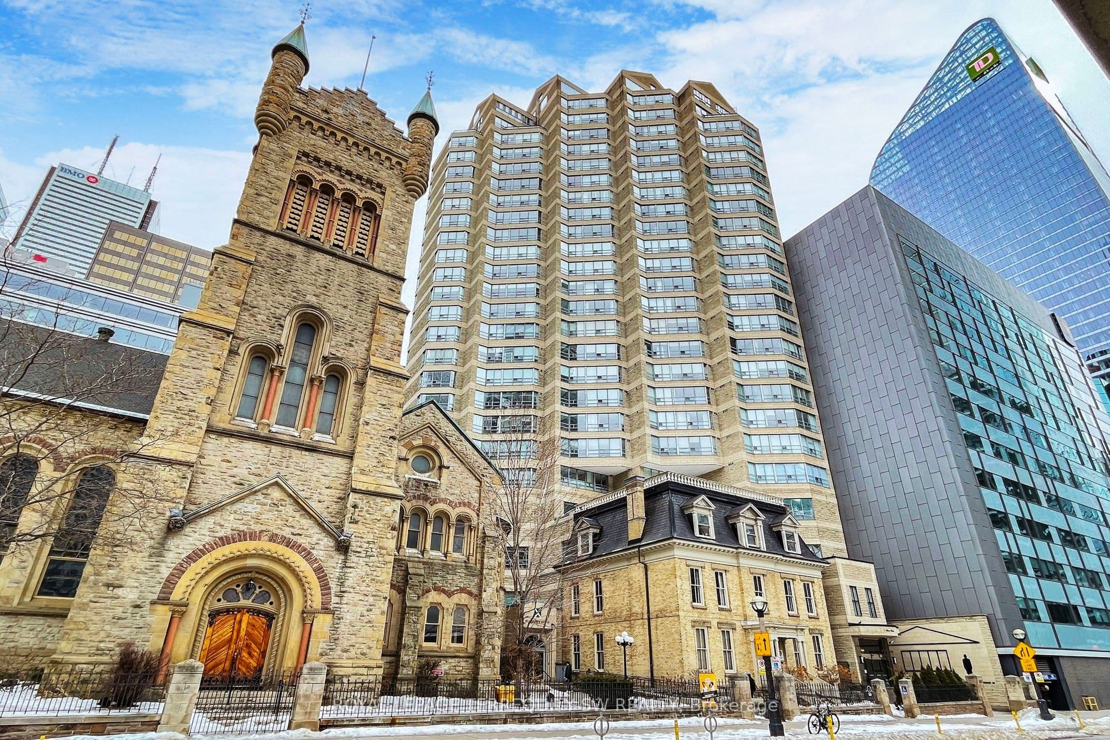 Unit 2001 71 Simcoe Street photo 1
