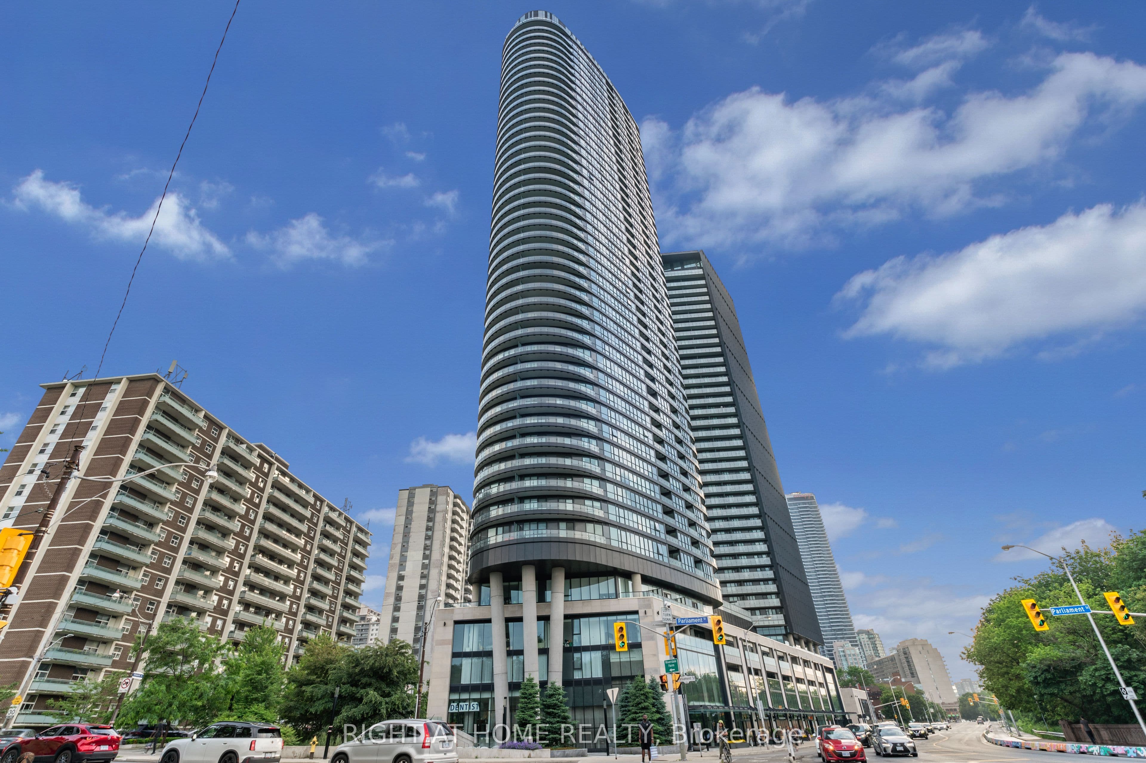Unit 1922 585 Bloor Street photo 1