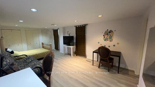 Unit Lower Room1 38 Marcelline Crescent photo 1