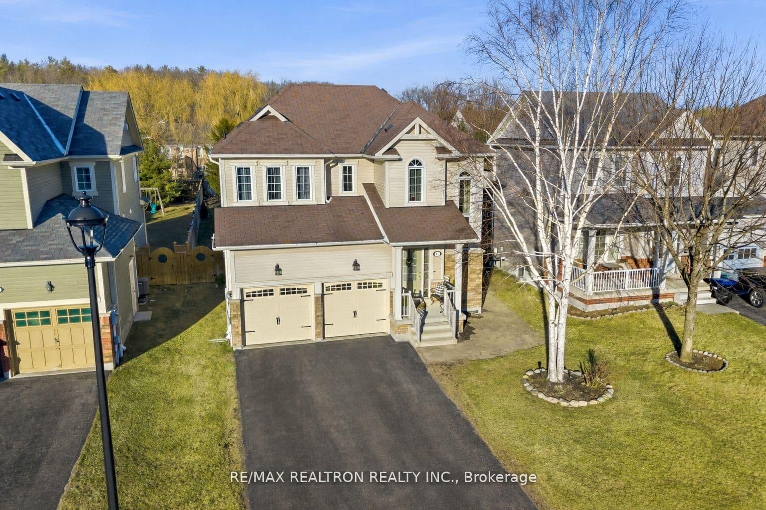 41 Christy Drive photo 1