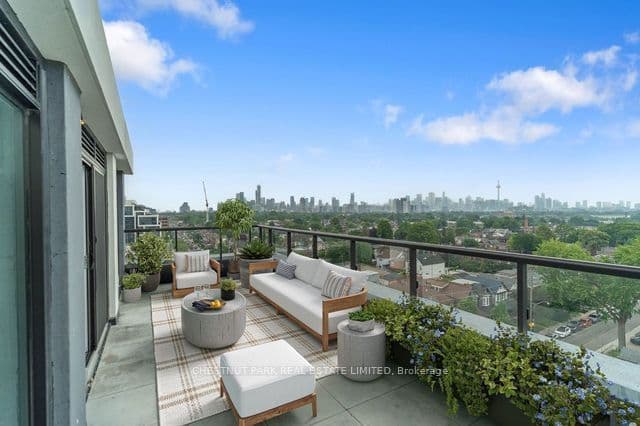 Unit 828 858 Dupont Street photo 1