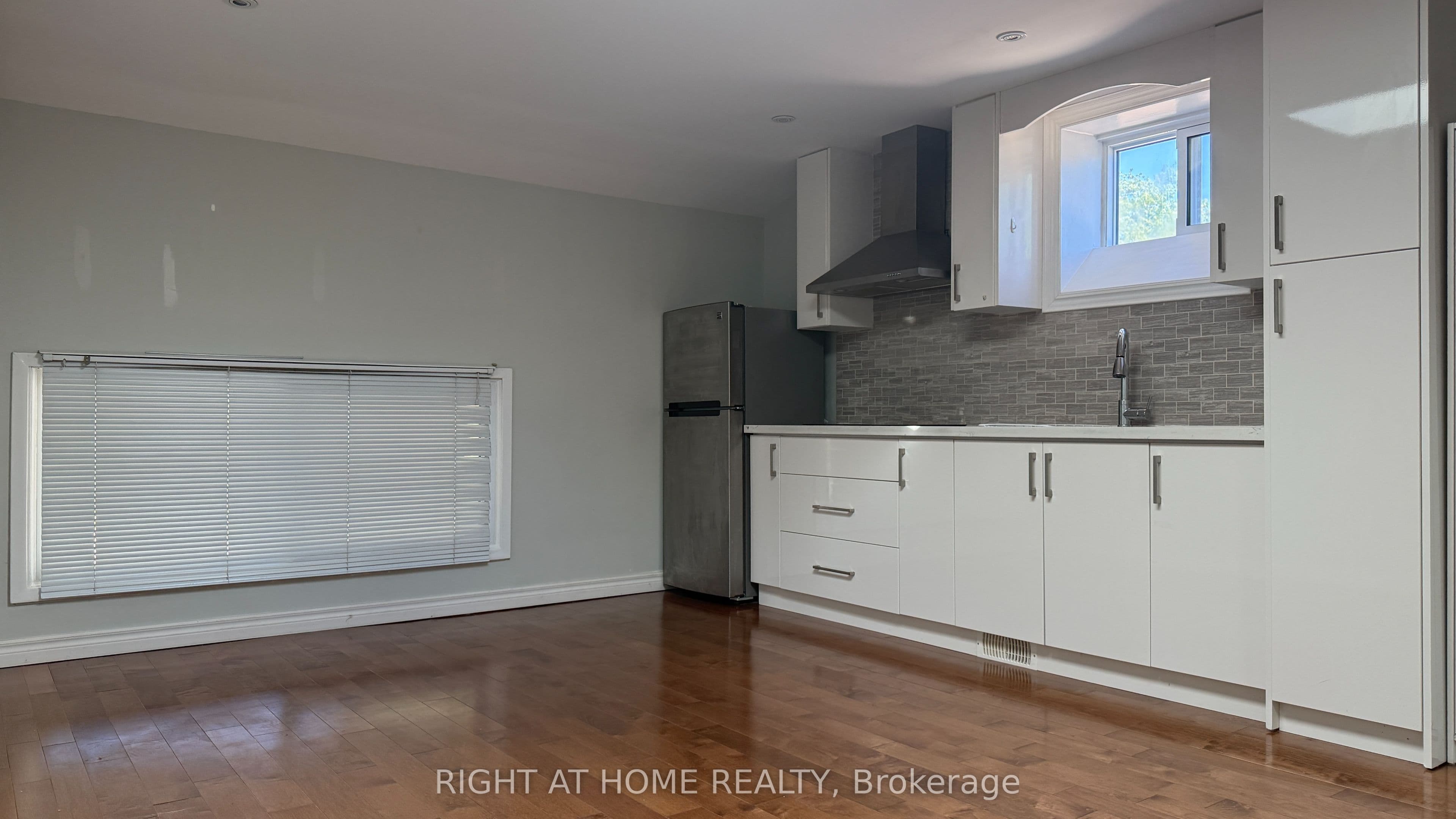 Unit 1 1088 Pearson Drive photo 1