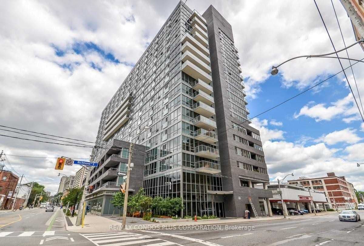 Unit 1004 320 Richmond Street photo 1