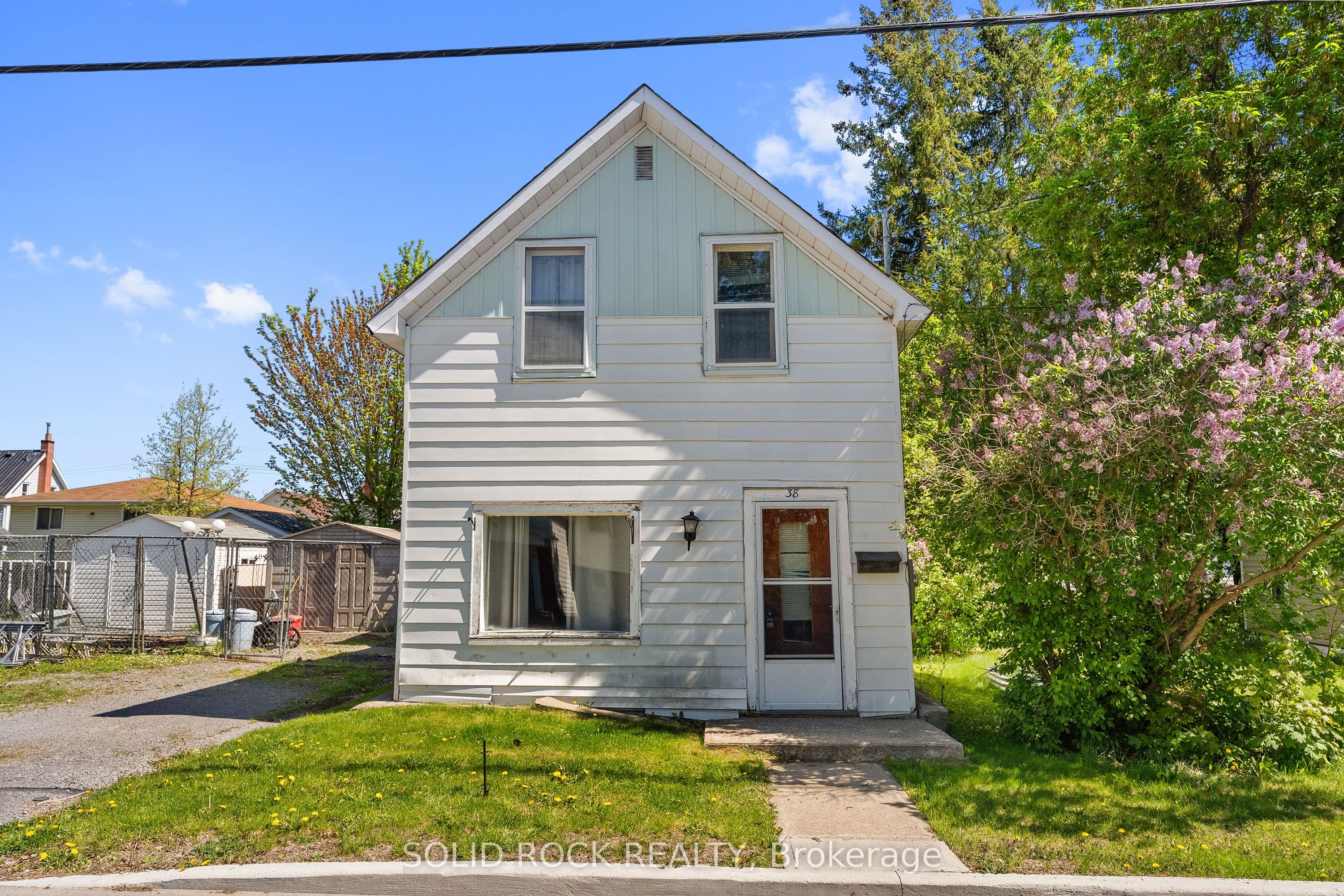 38 Hugh Street photo 1