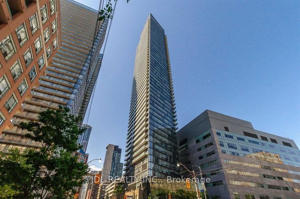 Unit 1605 832 Bay St Street photo 1