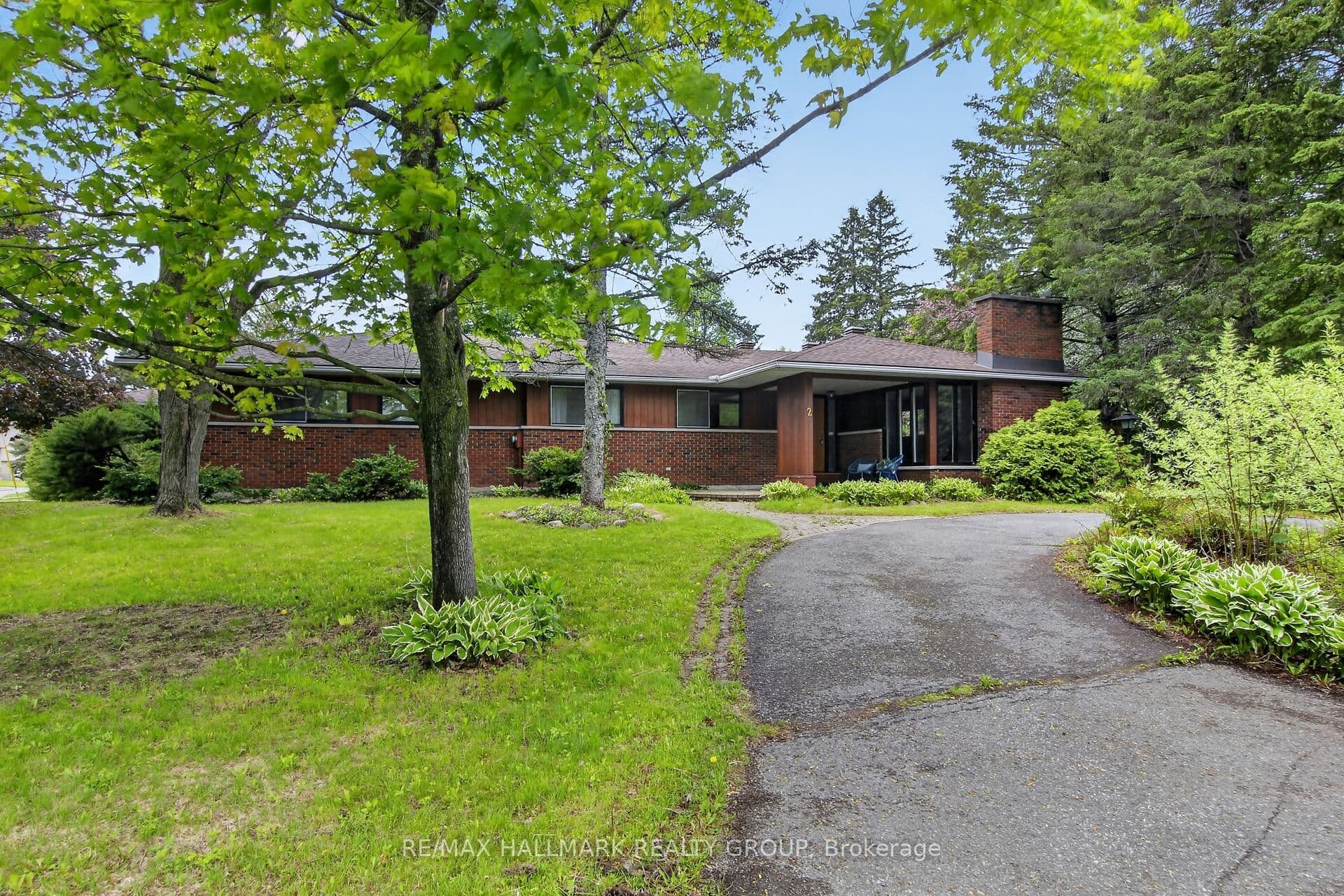 2 Birdstone Avenue photo 1