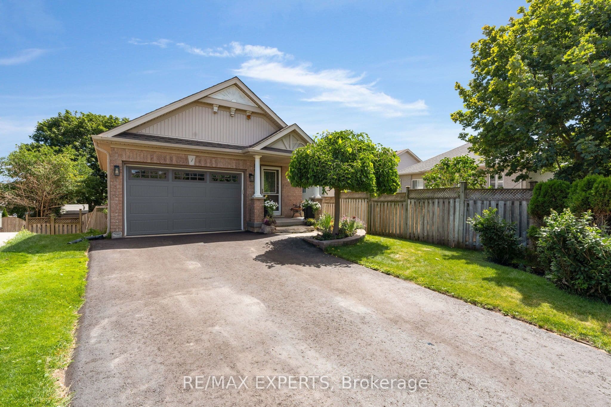1 Cameron Court photo 1
