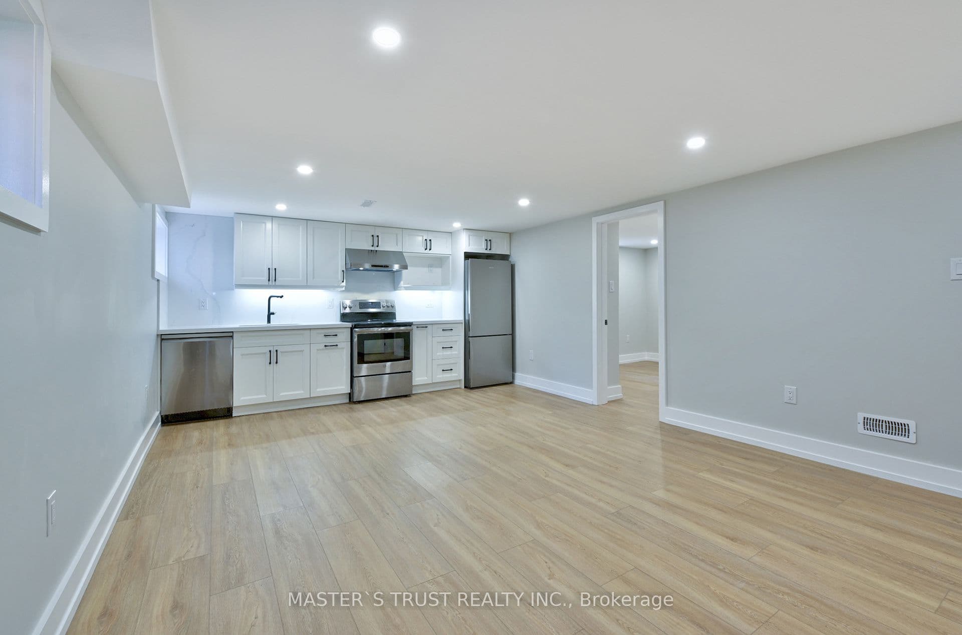 Unit Unit 2 28 Florence Drive photo 1