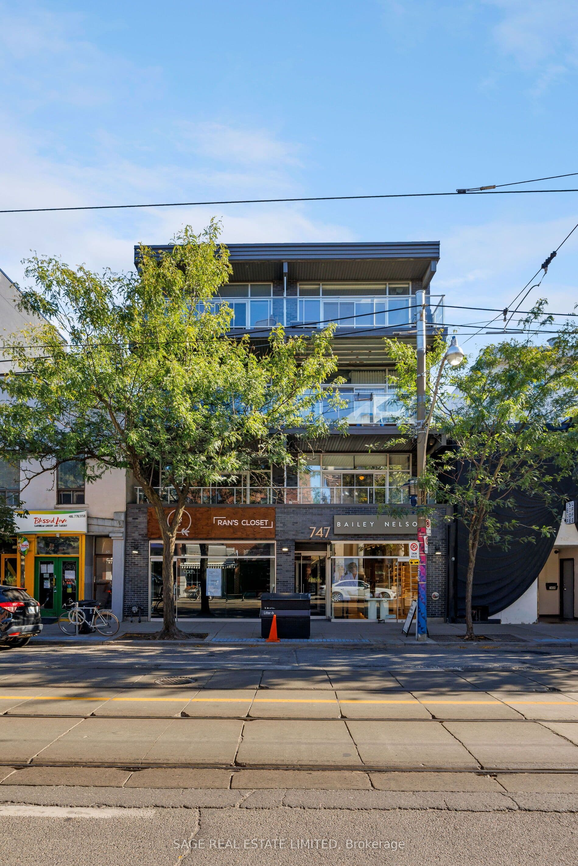 Unit 401 747 Queen Street photo 1
