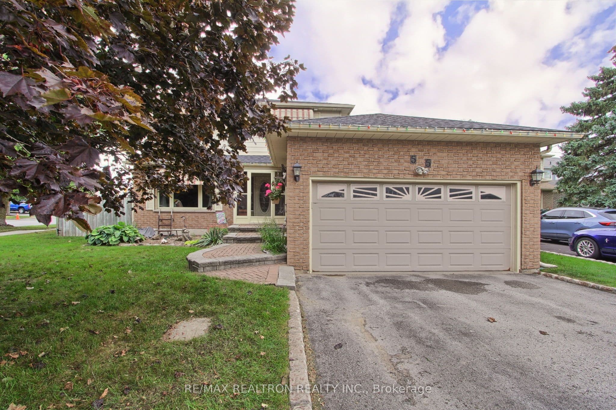 55 Redcastle Crescent photo 1