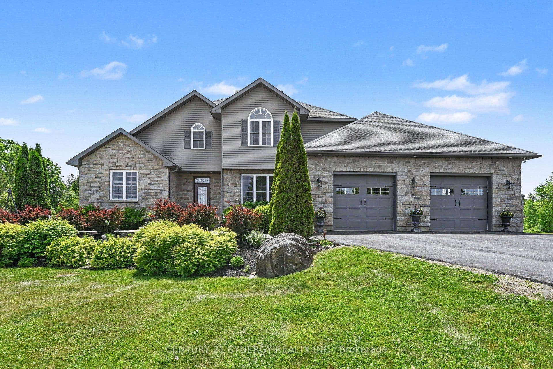30 Basswood Crescent photo 1