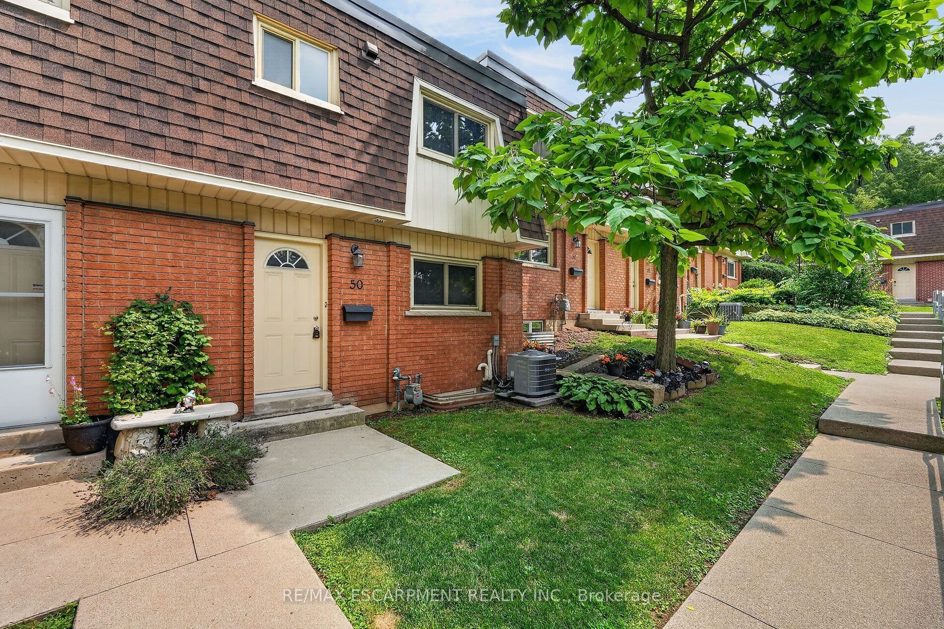 Unit 50 125 Bonaventure Drive photo 1