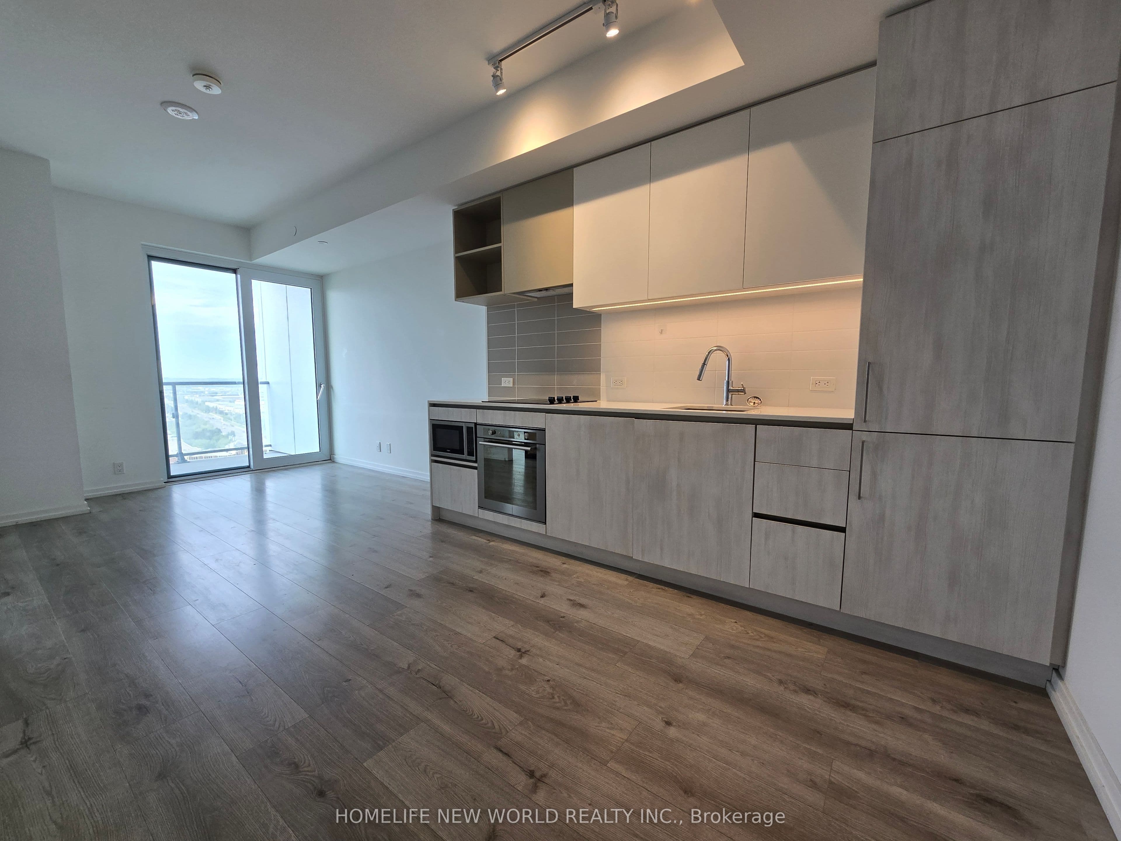 Unit 2115 1000 Portage Parkway photo 1