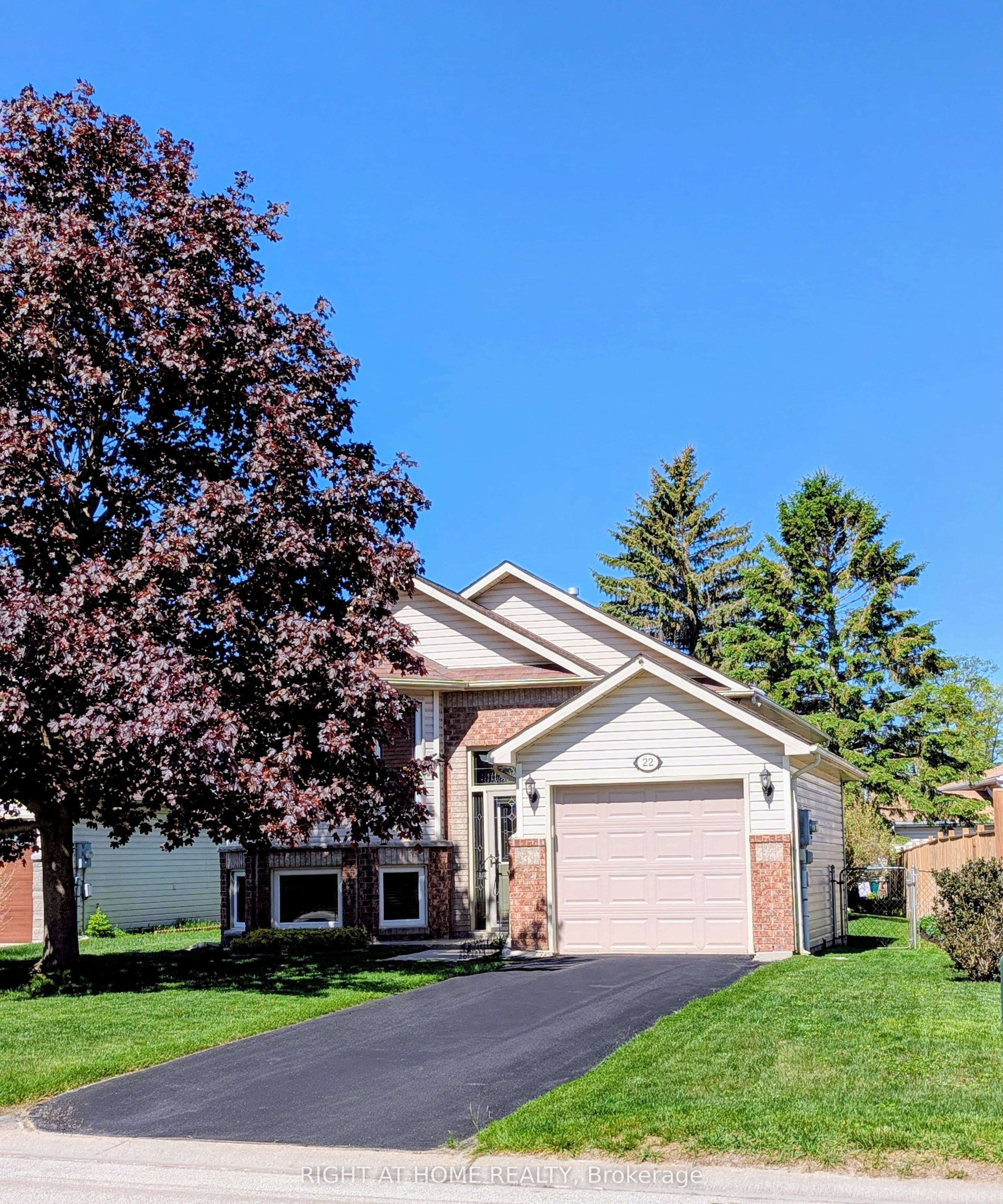 22 Donald Crescent photo 1