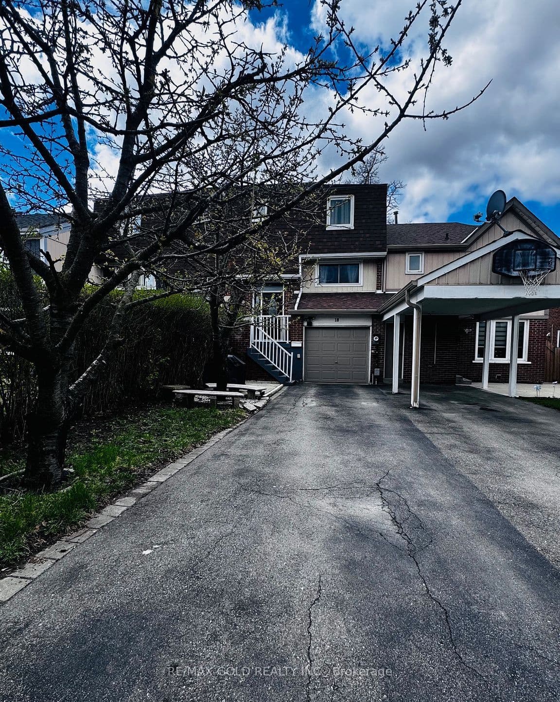18 Peterson Court photo 1