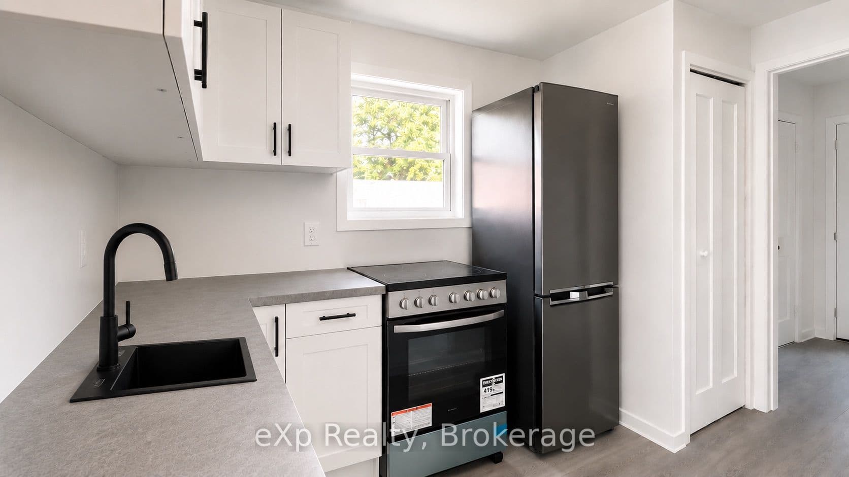 Unit Rear 265 College Street photo 1