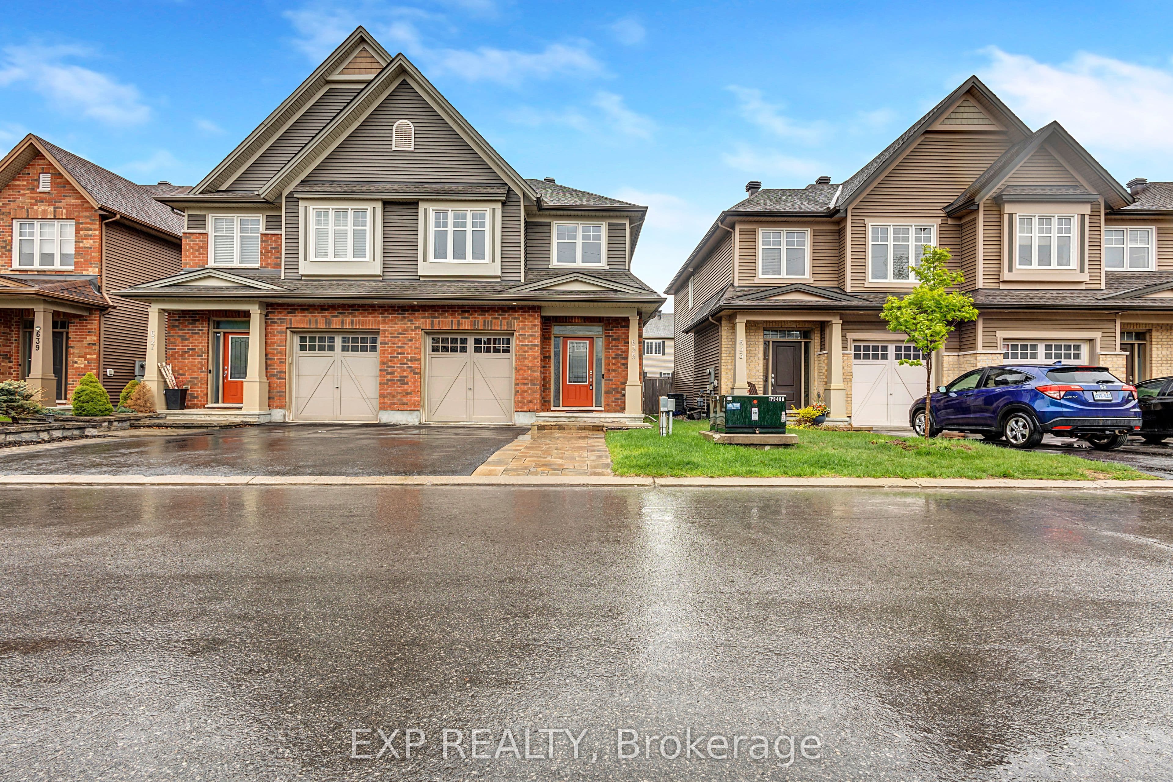 635 Moorpark Avenue photo 1
