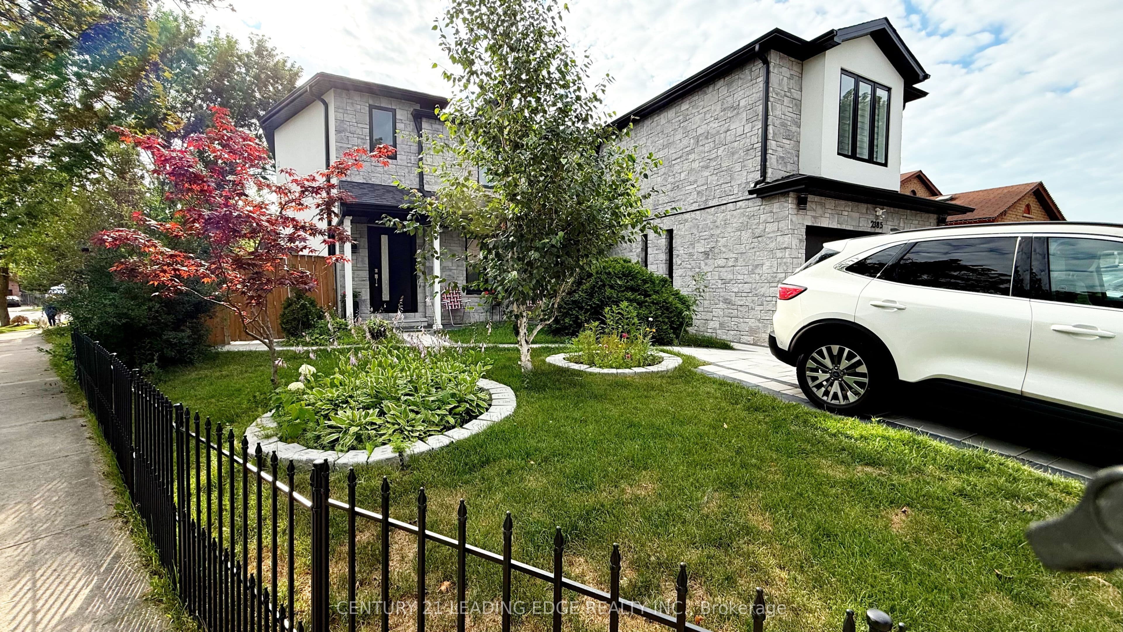 Unit Bsmt 2385 Strathmore Crescent photo 1