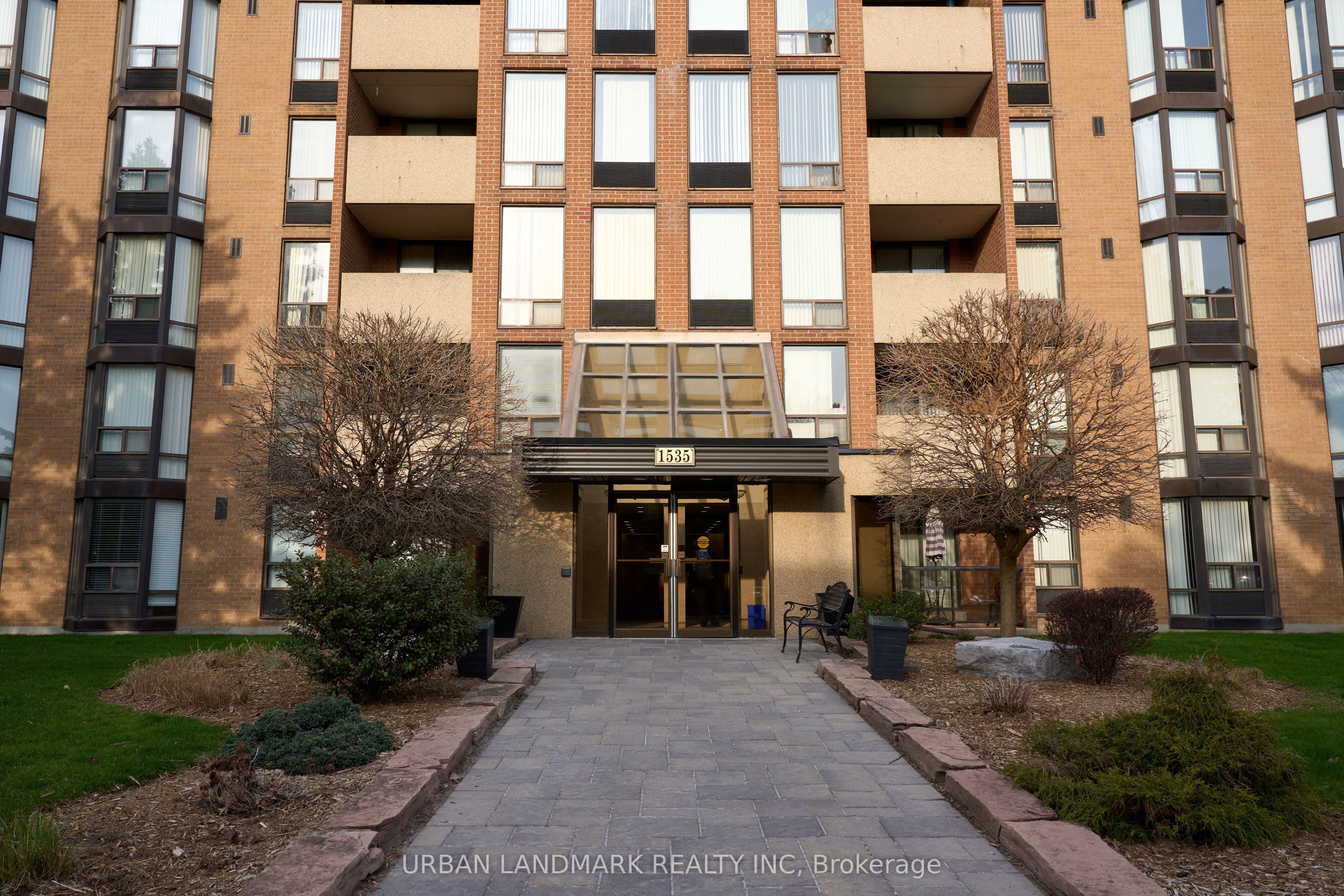 Unit 107 1535 Diefenbaker Court photo 1