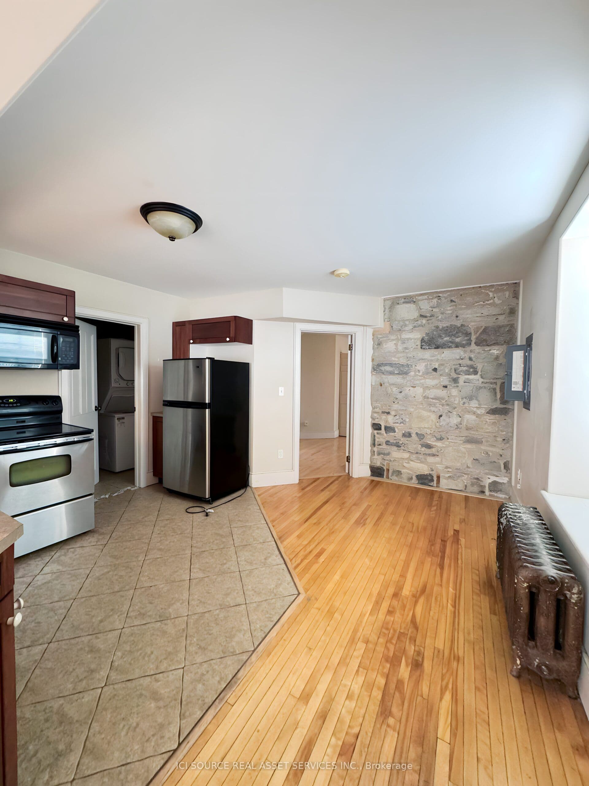 Unit Main 23 West Street photo 1