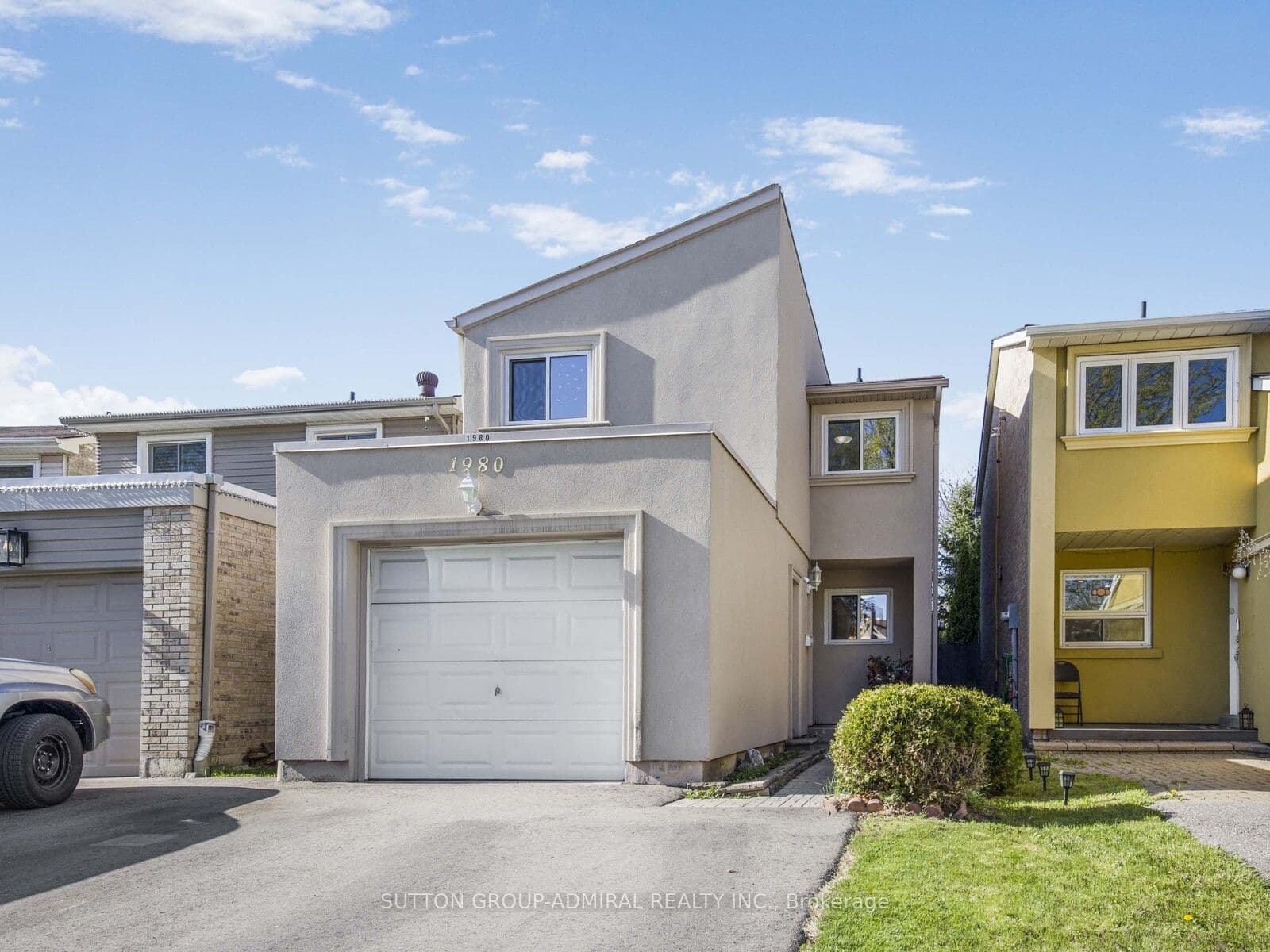 1980 Faylee Crescent photo 1