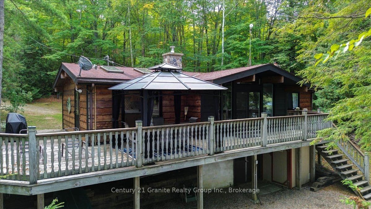 1827 Mcgillvray Road photo 1