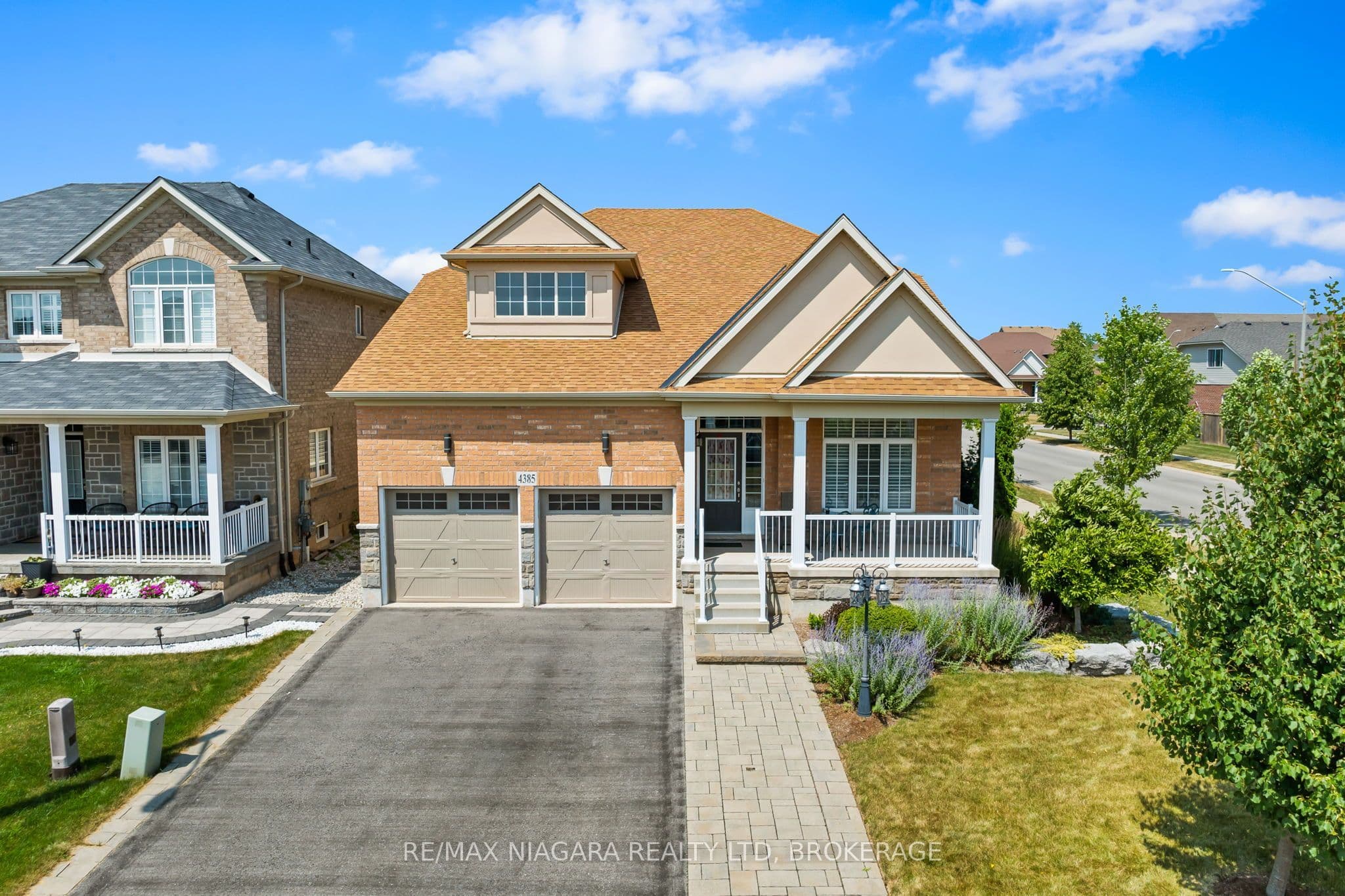 4385 Cinnamon Grove photo 1