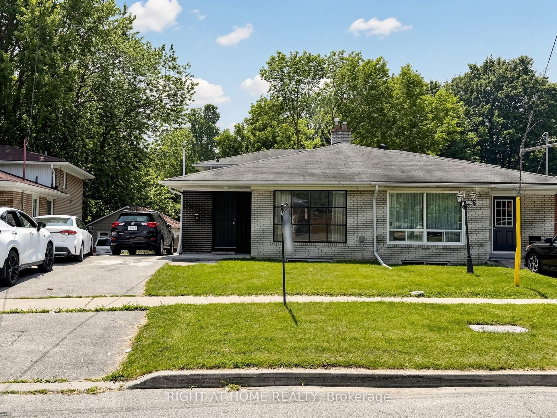 65 Darlingside Drive photo 1