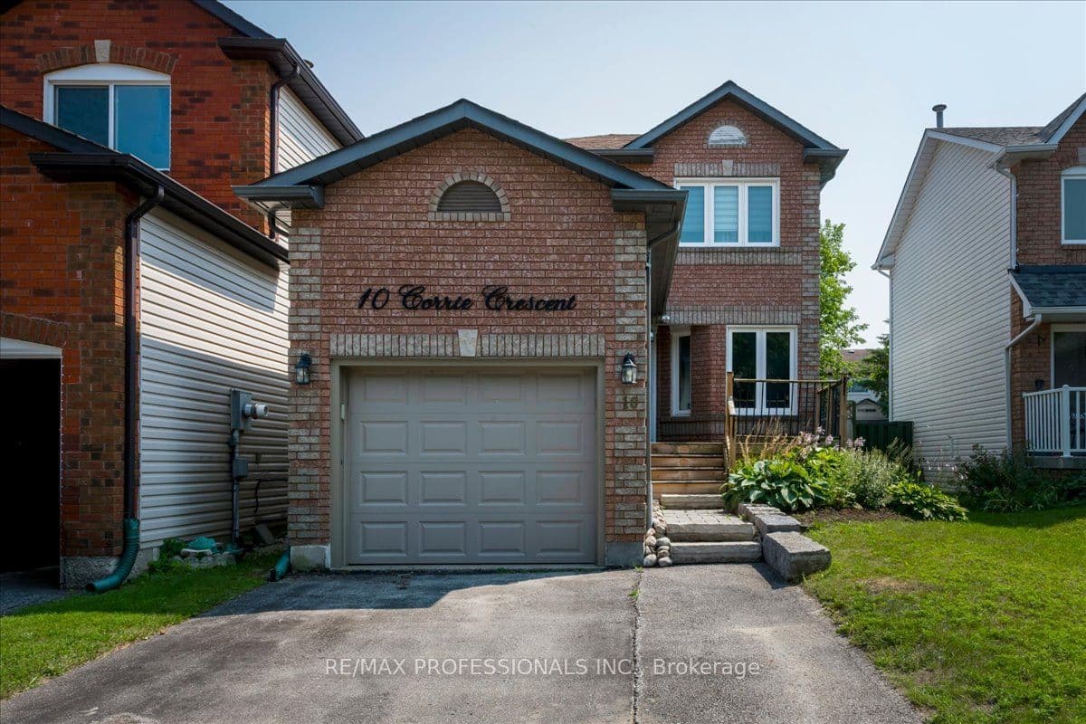 10 Corrie Crescent photo 1