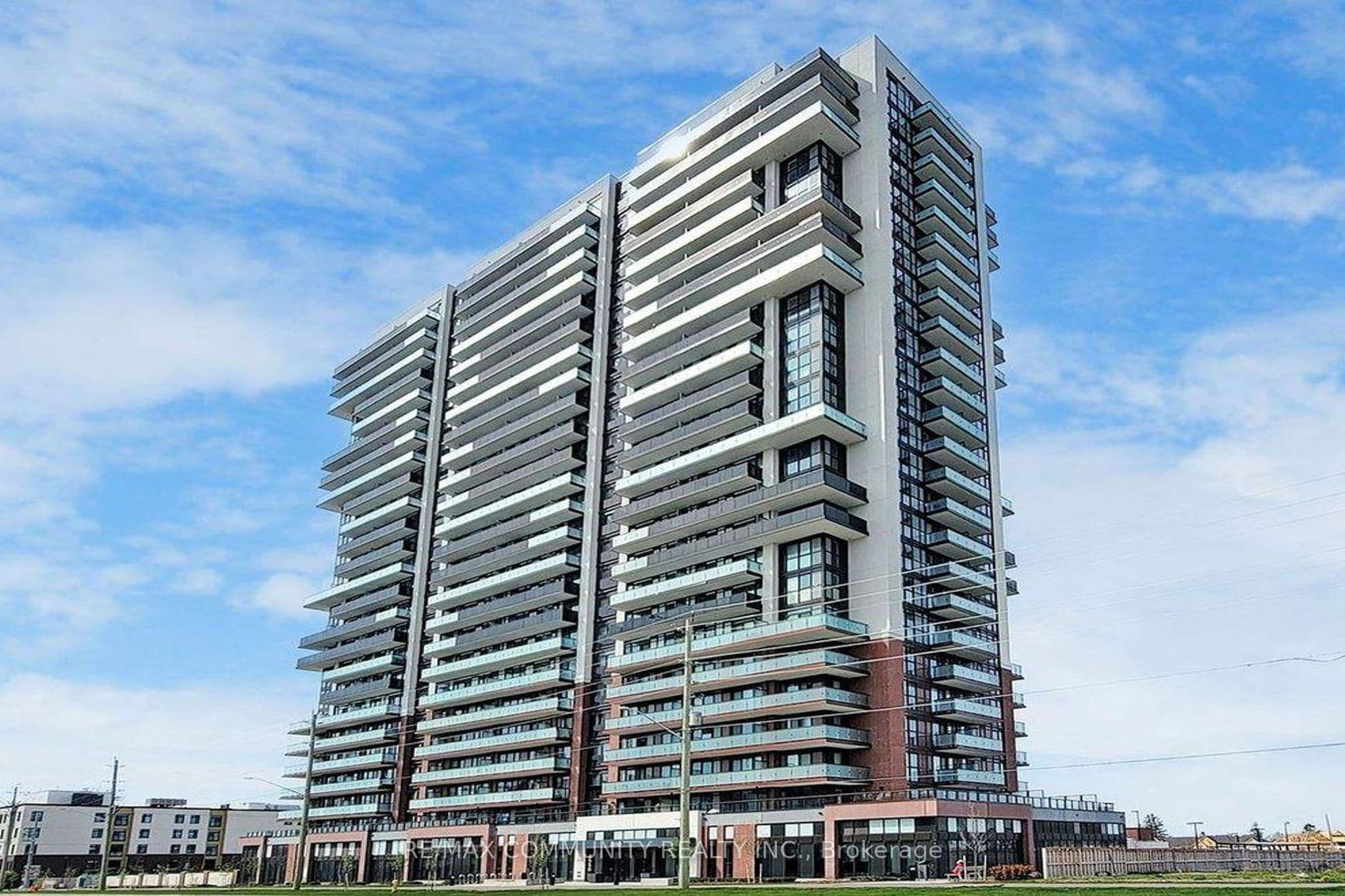 Unit 2402 2550 Simcoe Street photo 1
