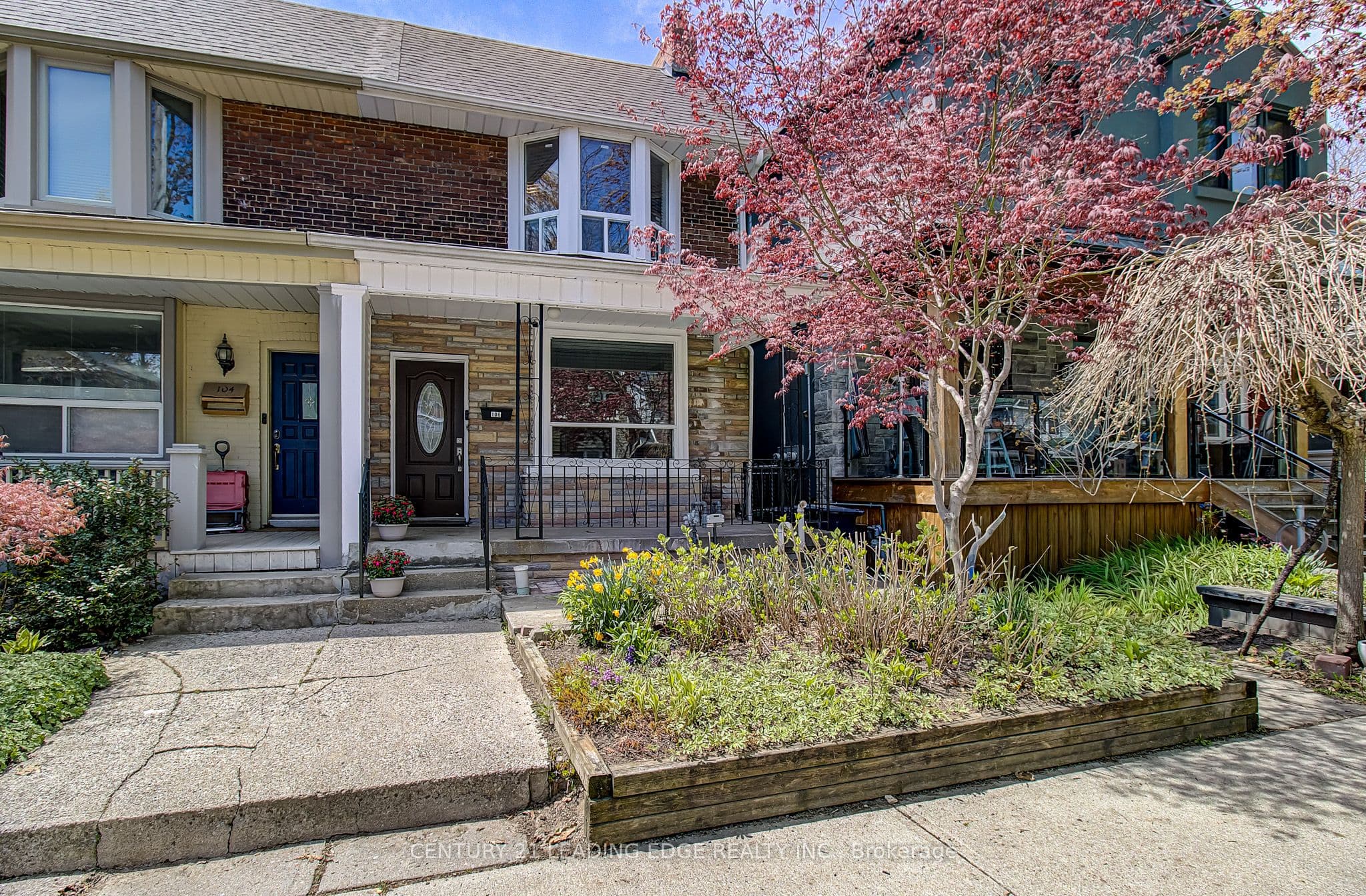106 Parkmount Road photo 1