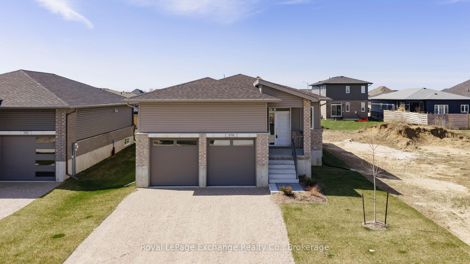 376 HAWTHORNE Street photo 1