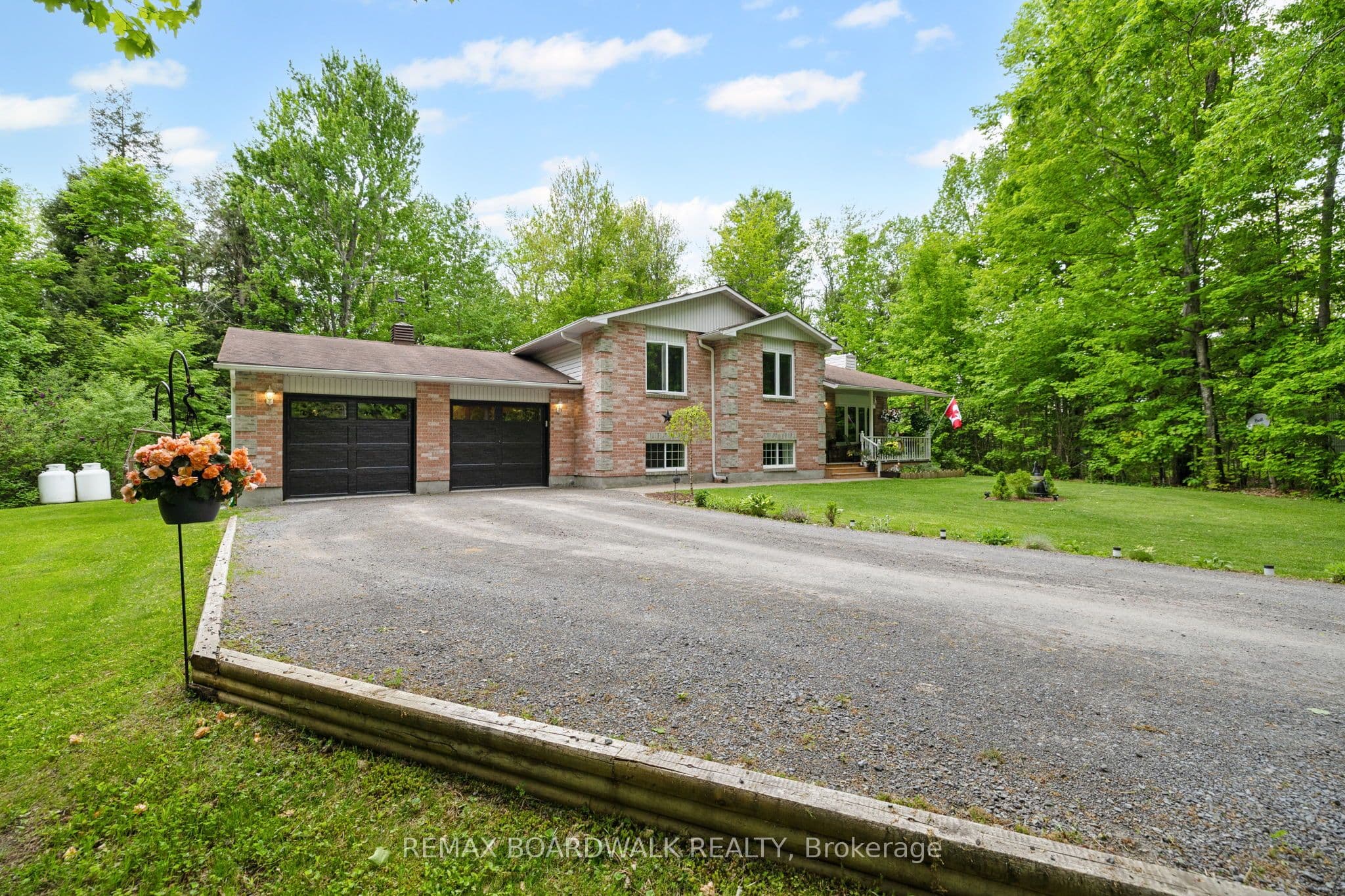 133 Hummingbird Lane photo 1