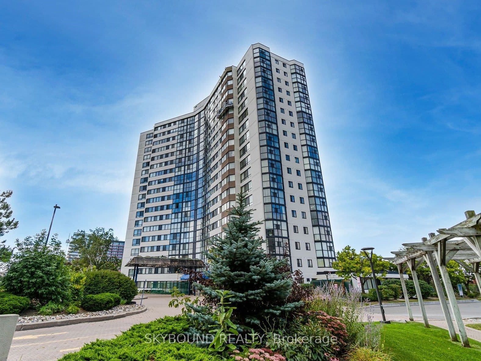 Unit 301 1360 Rathburn Road photo 1