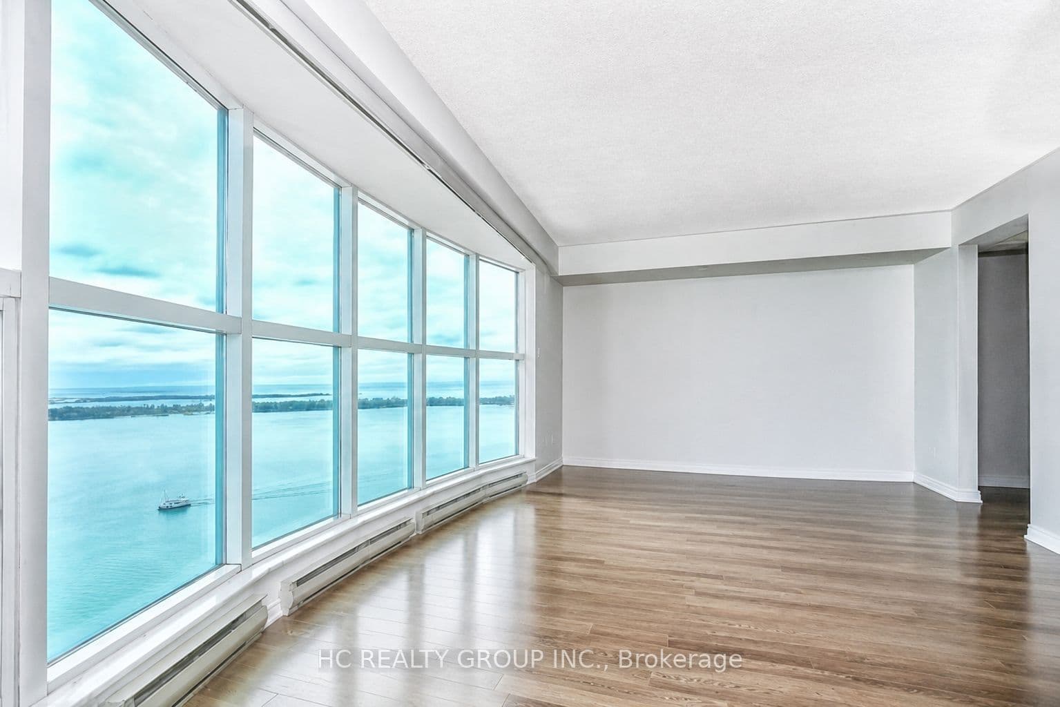 Unit 3902 99 Harbour Square photo 1