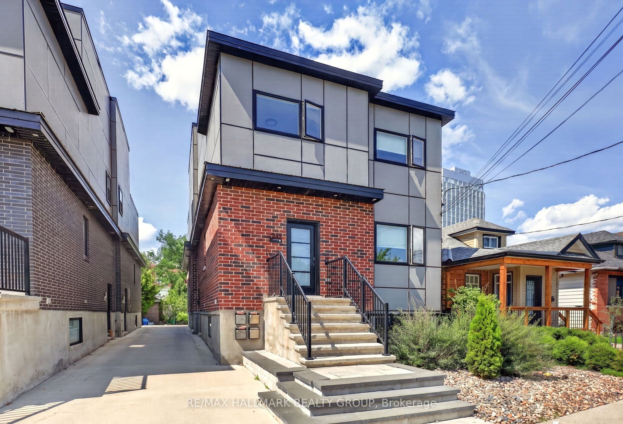 Unit A1 359 WHITBY Avenue photo 1
